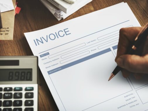 インボイス制度でフリーランスが受ける影響とは?個人の免税事業者と消費税の今後を解説
